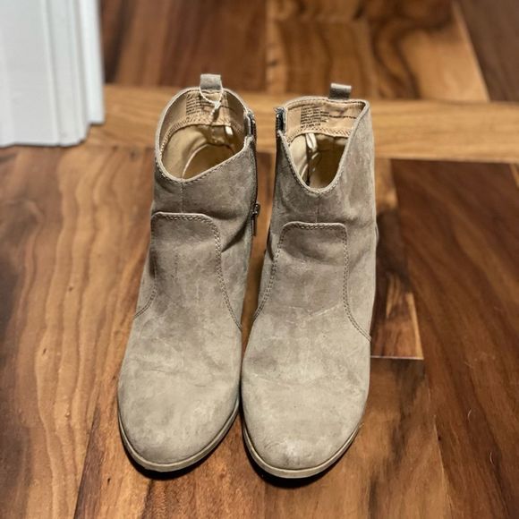 Express heeled boots - Picture 2 of 3